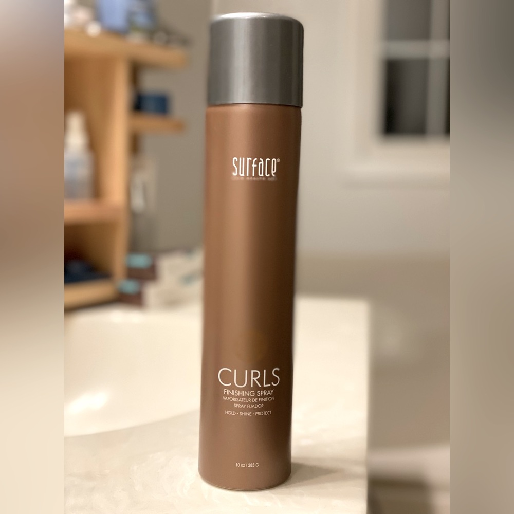 Surface hair finishing spray for curls